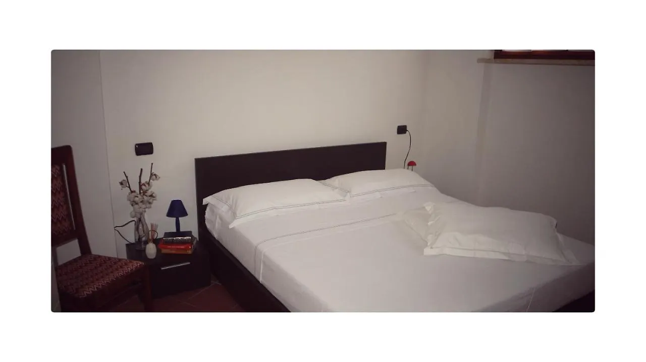 Gori 11 Apartment Sarzana Italy